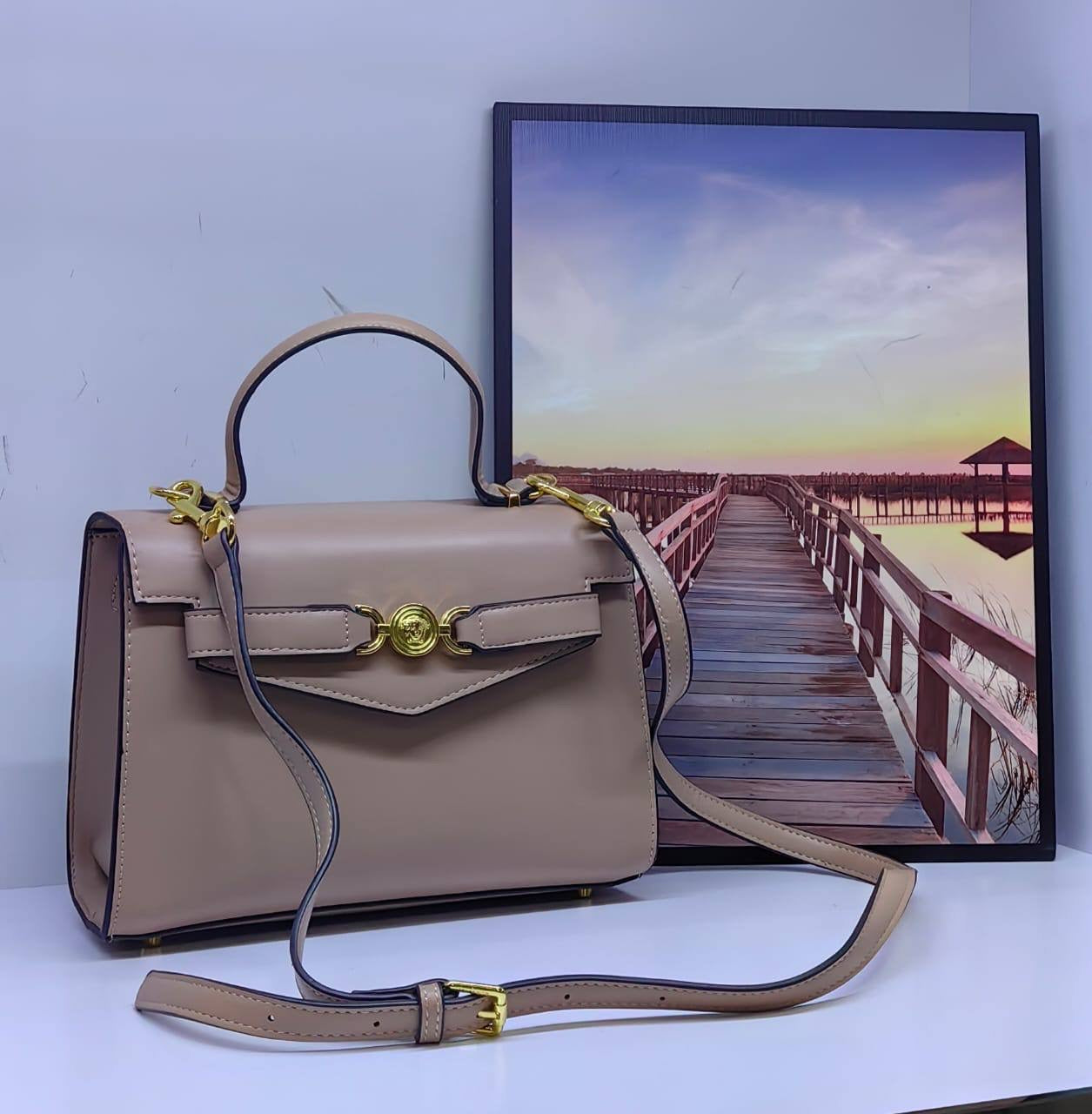 Slash sale 
Valentino - Hermes - Tory Burch
80 dhs🇦🇪
Zain173
♥️♥️♥️