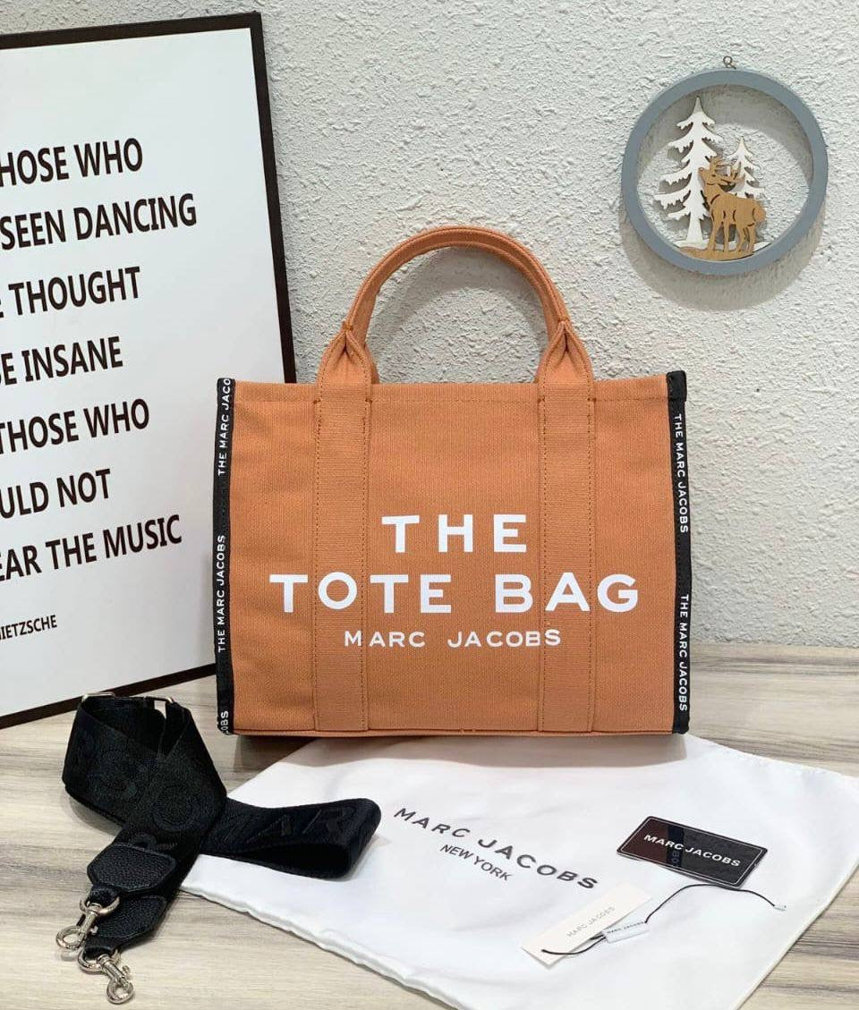 MARC JACOBS 
TOTE BAG GOOD QUALITY 
100 dhs🇦🇪
SIZE:32cm
Zain39
♥️♥️♥️