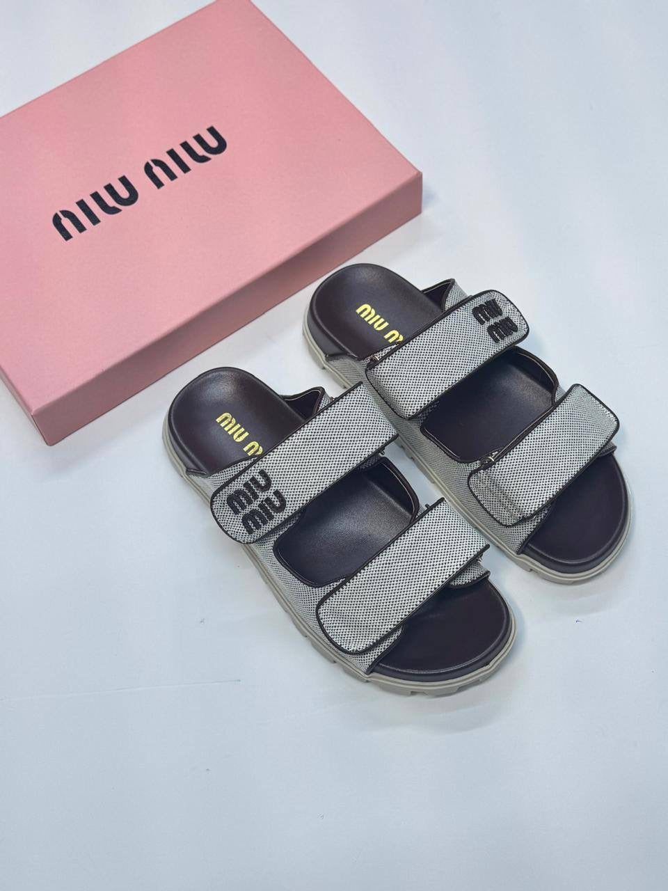 Miu Miu
Size 36_41
110 dhs🇦🇪
Zain21
♥️♥️♥️