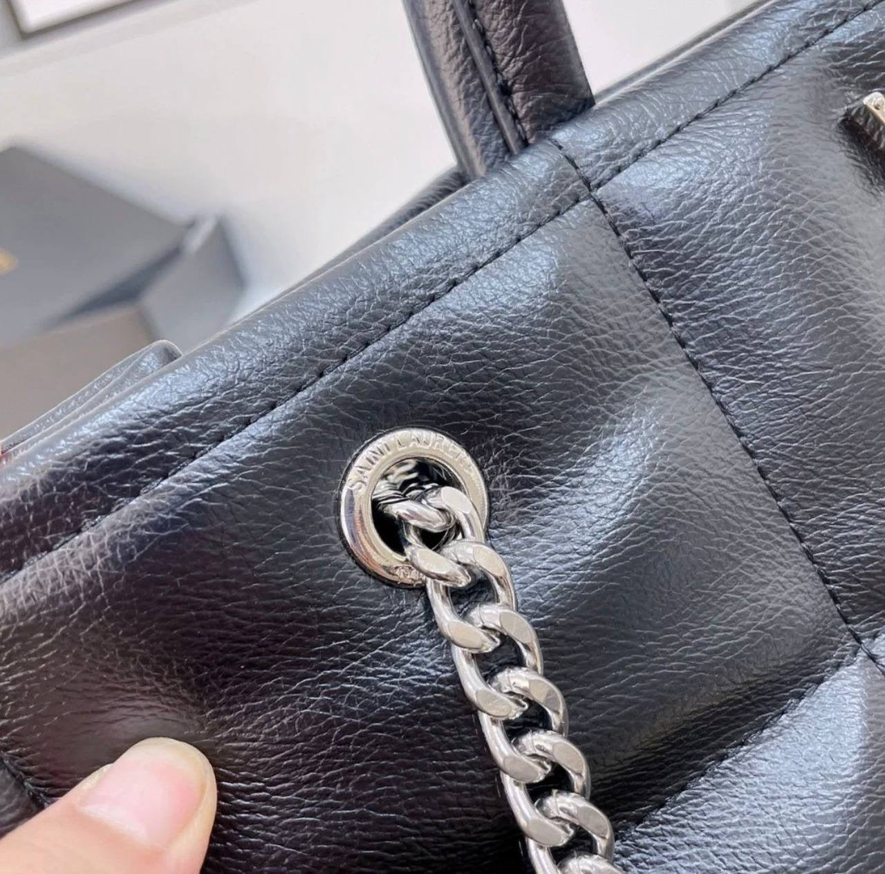 YSL - Dior
offer price
65 dhs🇦🇪
Zain39
♥️♥️♥️