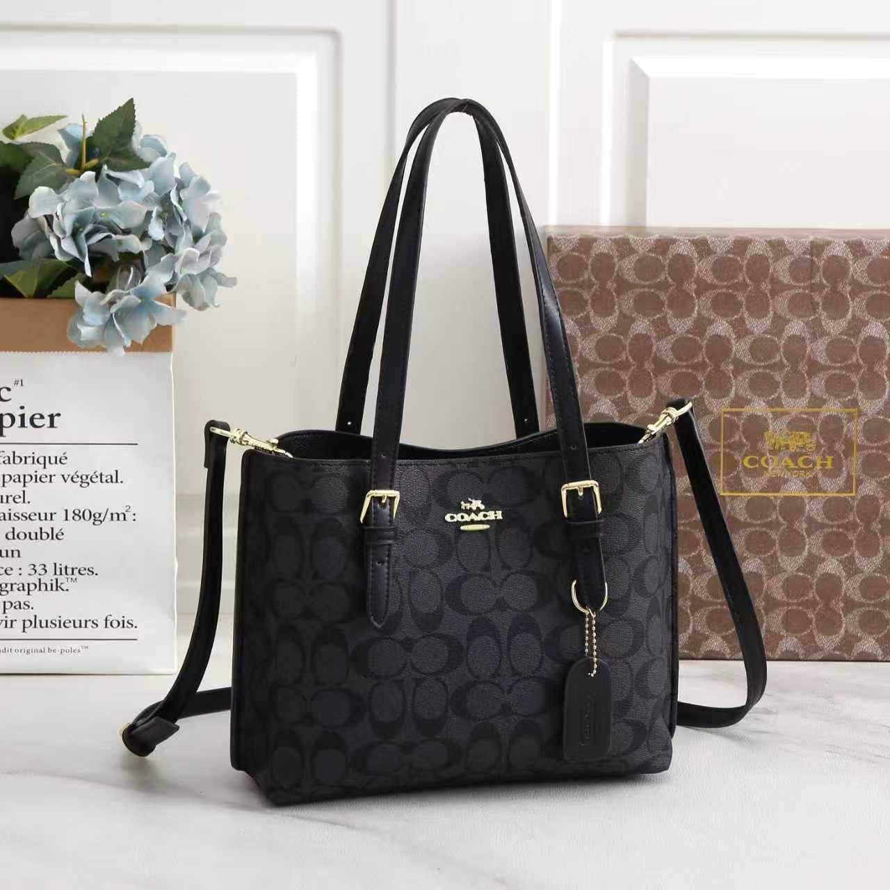 Coach
With box
🎁🎁🎁
size:25×19×12
100 dhs🪙
Zain114
♥️♥️♥️