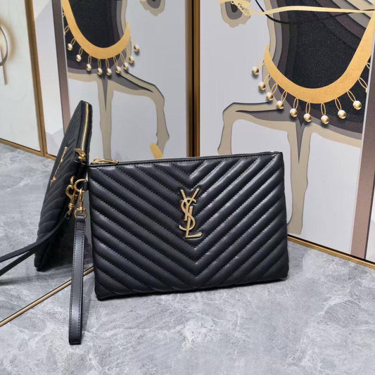 YSL Master
200 dhs🇦🇪
Zain192
♥️♥️♥️