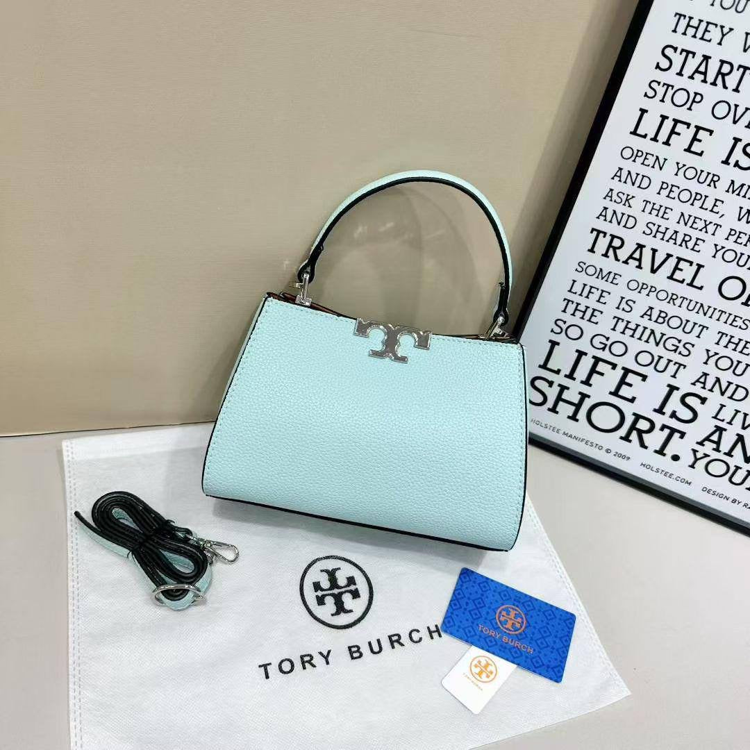 Tory Burch
95 dhs🇦🇪
size:22cm
Good quality 
with box
🎁🎁🎁
Zain35
♥️♥️♥️