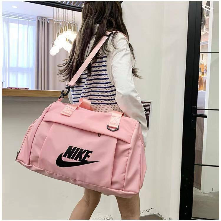 NIKE
50*24*24cm
50 dhs🇦🇪
Zain17
♥️♥️♥️