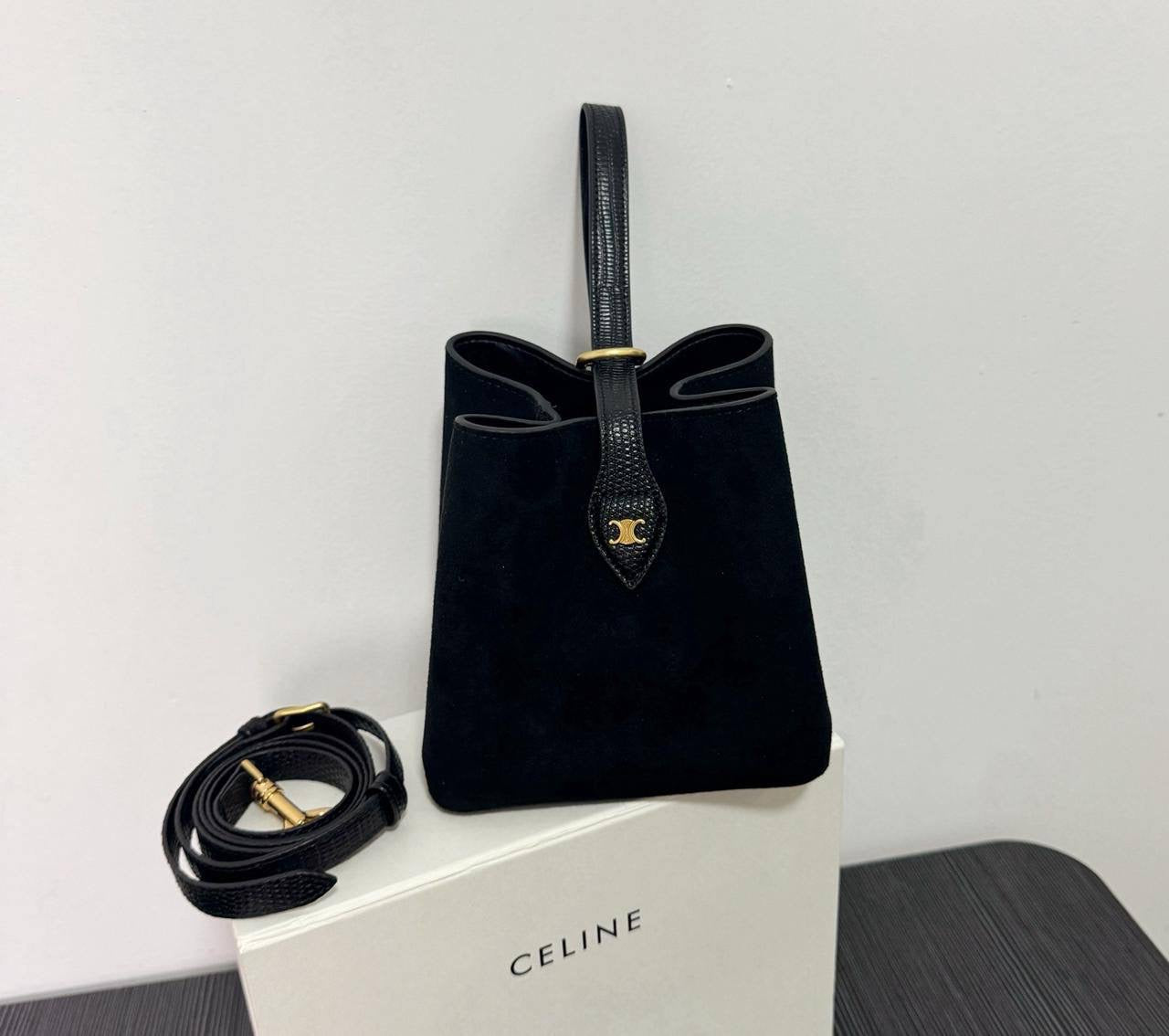 Celine new arrival copy one 
220 dhs🇦🇪
#without box
#15.5cm
Zain228
♥️♥️♥️