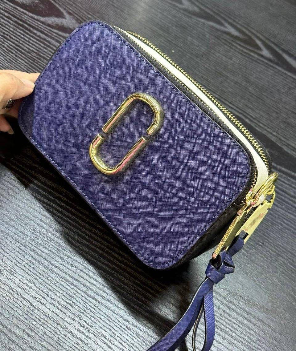 MARC JACOBS 
NEW CAME GOOD QUALITY 
WITH BOX 
🎁🎁🎁
80 dhs🇦🇪
Zain39
♥️♥️♥️