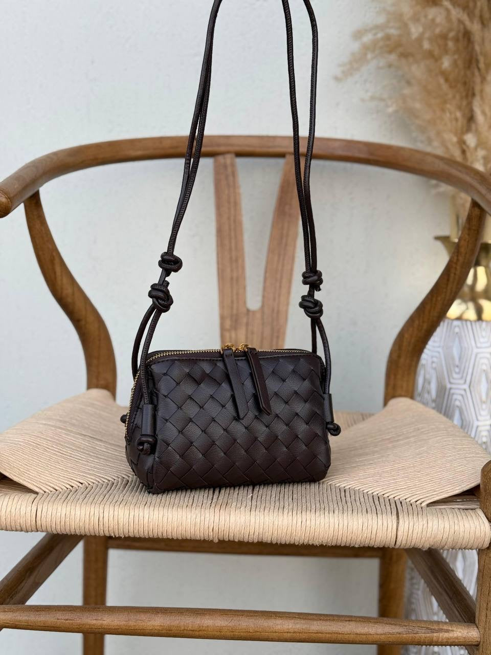 Available again✨✨✨
BOTTEGA VENETA
18cm
330 dhs🇦🇪
Top quality 
With box🎁
Zain167
♥️♥️♥️