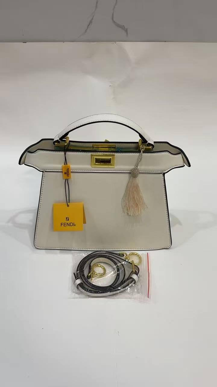 Fendi
120 dhs🇦🇪
size 26cm
Zain161
♥️♥️♥️