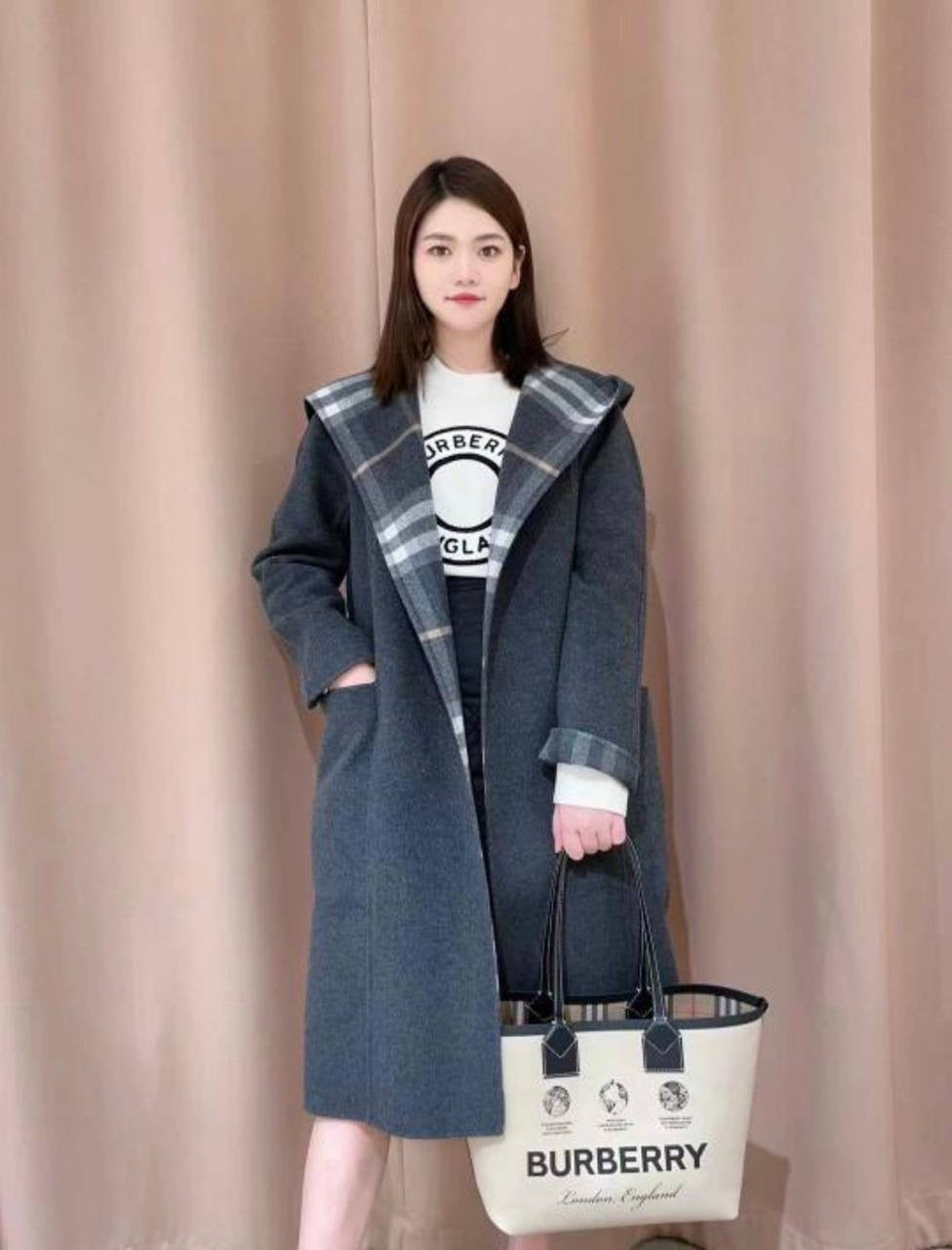 BURBERRY
GOOD QUALITY 
85 dhs🇦🇪
Zain39
♥️♥️♥️