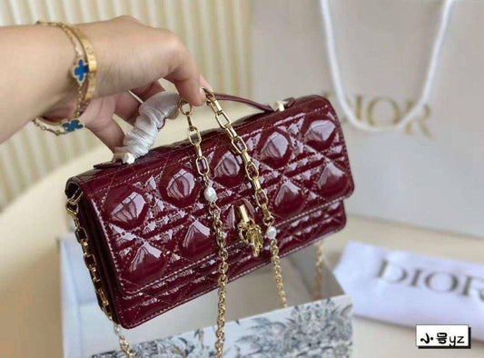 DIOR 
95 dhs🇦🇪
with box
🎁🎁🎁
Zain90
♥️♥️♥️