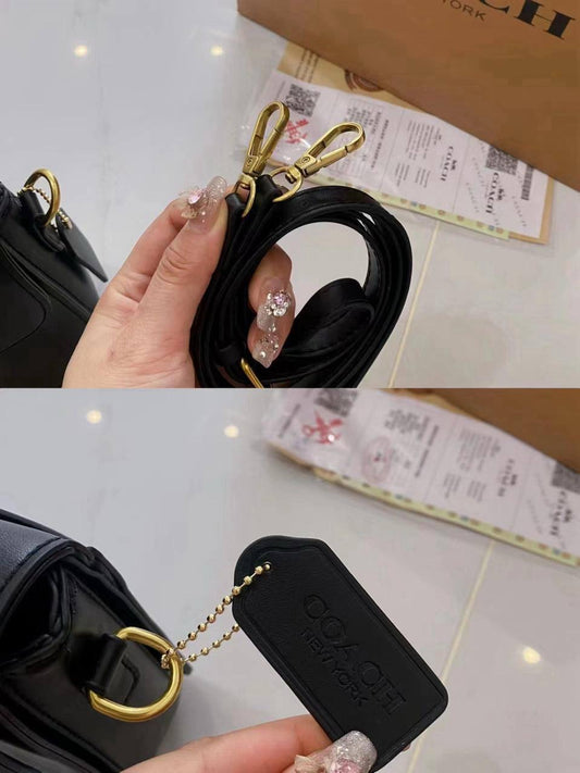 Coach
Phone bag 
With box 
🎁🎁🎁
60 dhs🇦🇪
Zain17
♥️♥️♥️