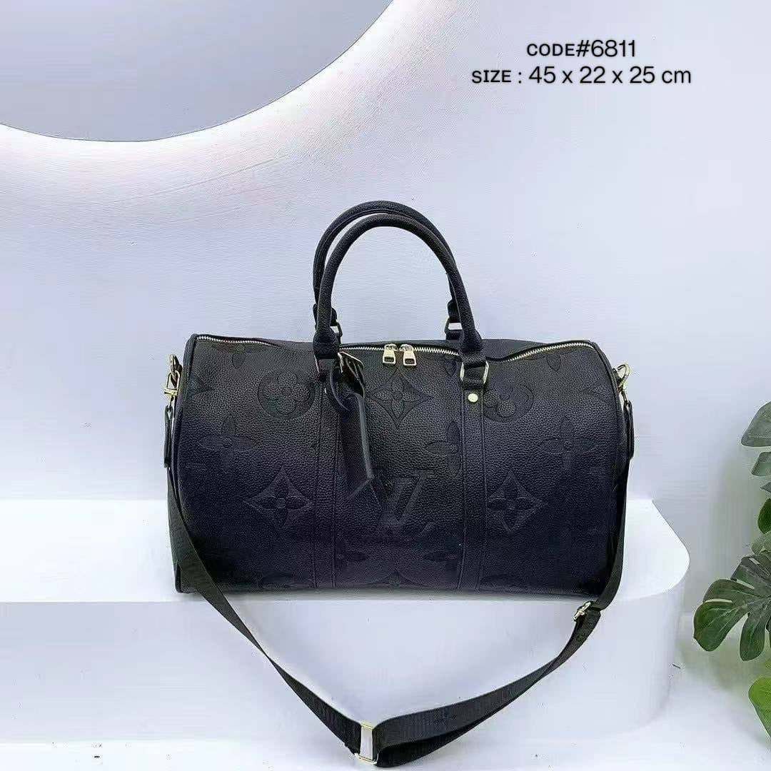 LV
TRAVELLING  BAG
sɪᴢᴇ : 45 cm
75 dhs🇦🇪
Zain31
♥️♥️♥️