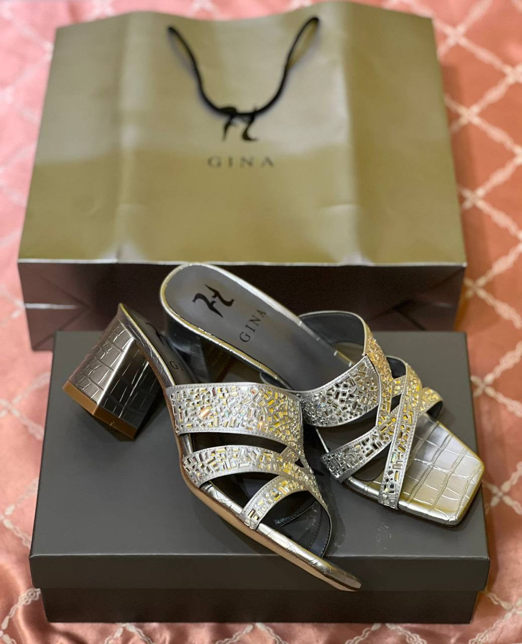 Gina
Size:36 to 41
110 dhs🪙
Zain241
♥️♥️♥️