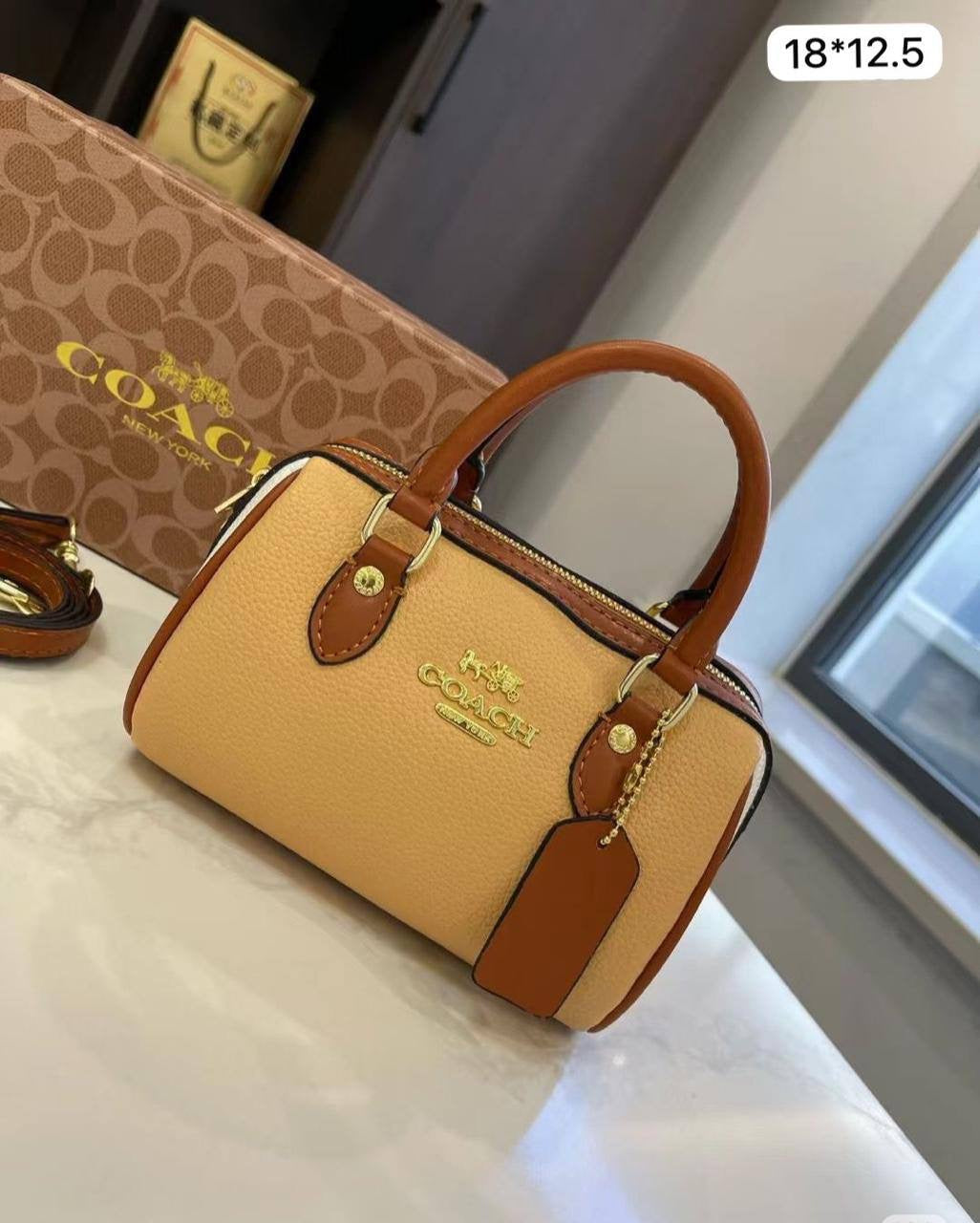 Coach Rowan
Small Size : 18 * 12.5 cm
90 dhs🇦🇪
with box 
🎁🎁🎁
Zain115
♥️♥️♥️
