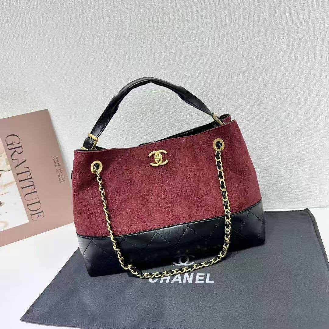 CHANEL 
NEW CAME 
GOOD QUALITY 
110 dhs🇦🇪
Zain39
♥️♥️♥️