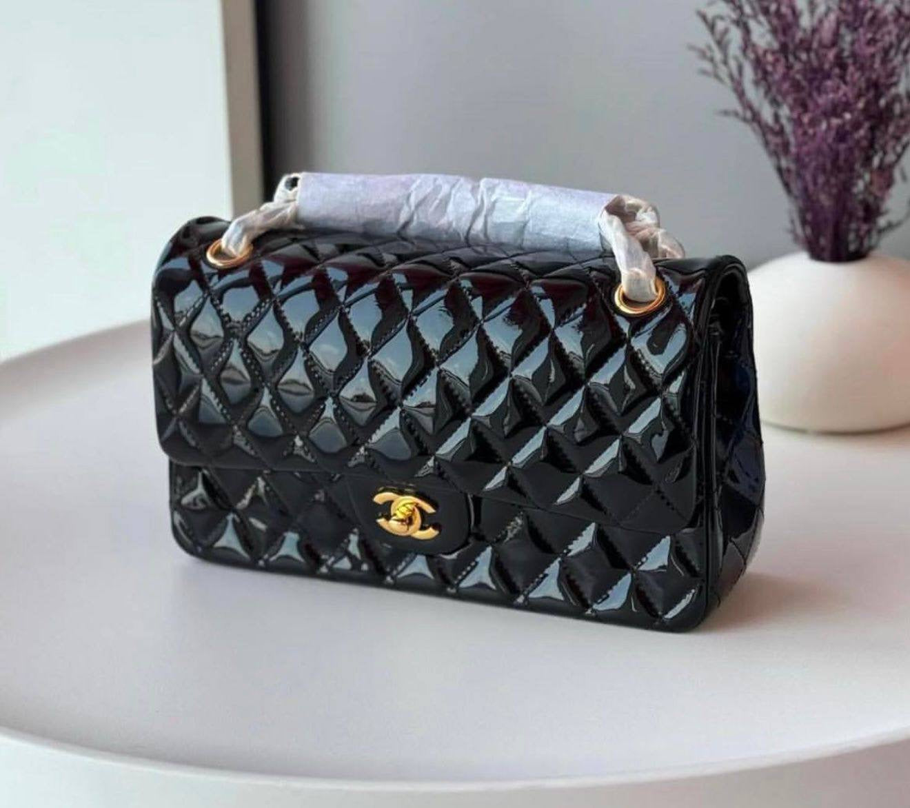 CHANEL CLASSIC GLOSSY 
VERY GOOD QUALITY 
110 dhs🇦🇪
WITH BOX 
🎁🎁🎁
Zain28
♥️♥️♥️