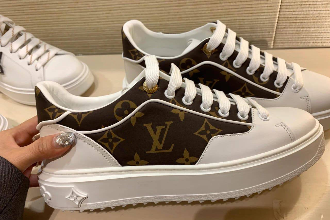 LV SHOES 👟 
Size 36-41
130 dhs🇦🇪
Zain40
♥️♥️♥️