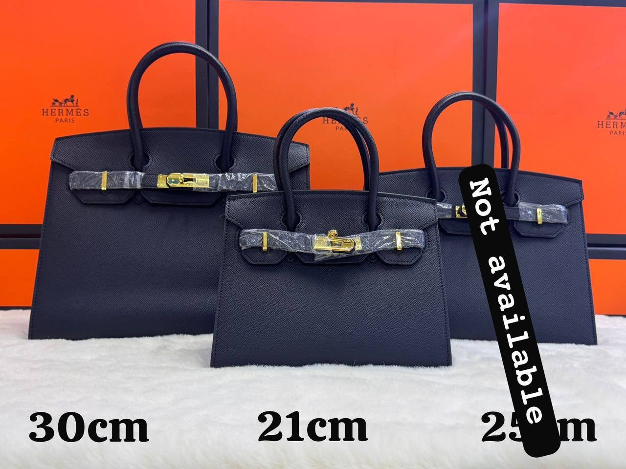 Hermes ʙᴇʀᴋɪɴs 
ʟᴇᴀᴛʜᴇʀ ᴍᴀᴛᴇʀɪᴀʟ
sɪᴢᴇ:ᴄʜᴇᴄᴋ!!!
      30ᴄᴍ 110 dhs🇦🇪
      25ᴄᴍ 110 dhs🇦🇪
      21ᴄᴍ  105 dhs🇦🇪
Zain56
♥️♥️♥️