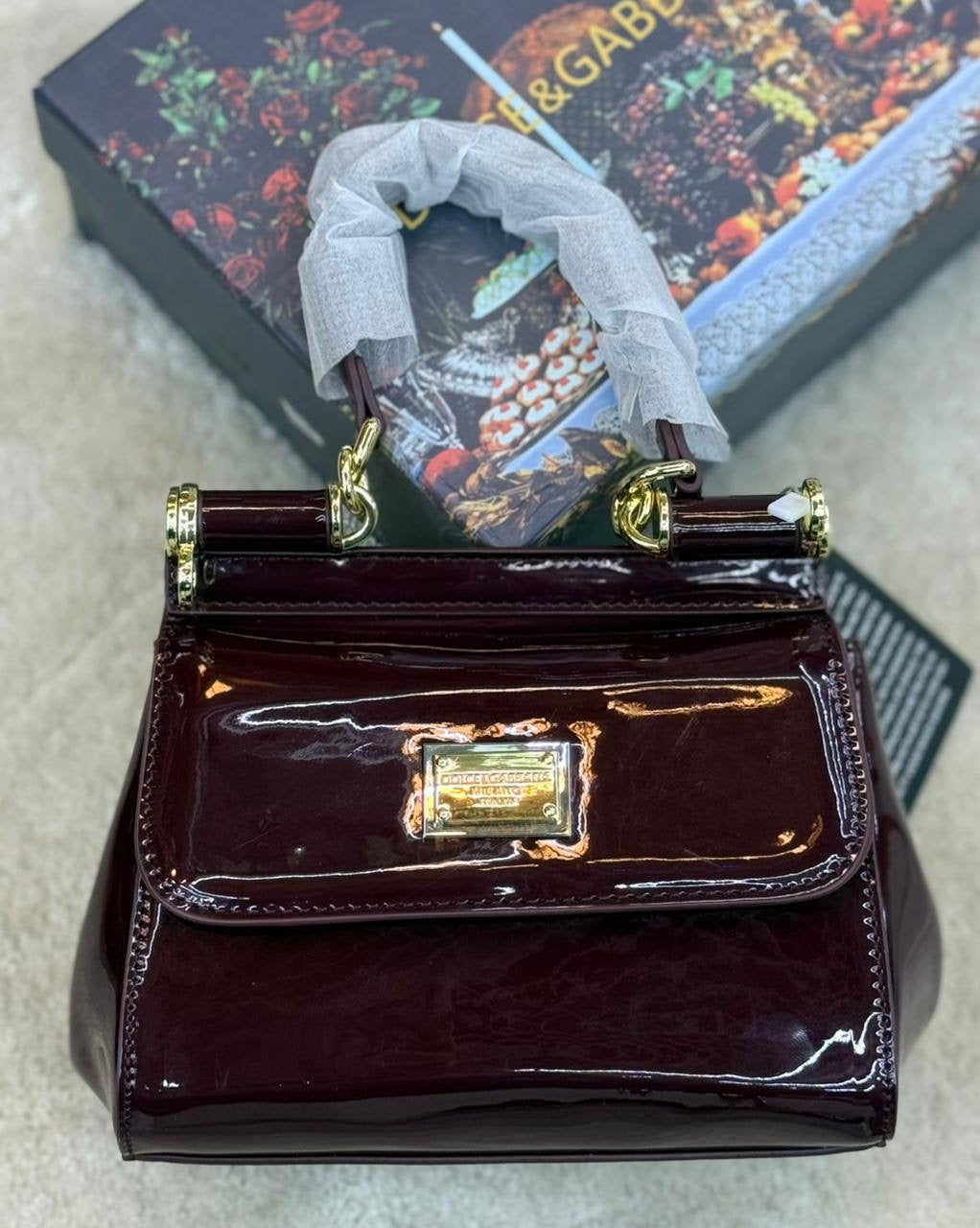 D&G
GOOD QUALITY 
100 dhs🇦🇪
WITH BOX 
🎁🎁🎁
Zain28
♥️♥️♥️