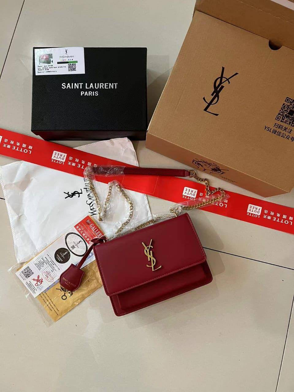 🎉 Offer 🎊  YSL Sunset 
Size : 22 * 16 cm
70 dhs🇦🇪
with box 🎁
Zain115
♥️♥️♥️
