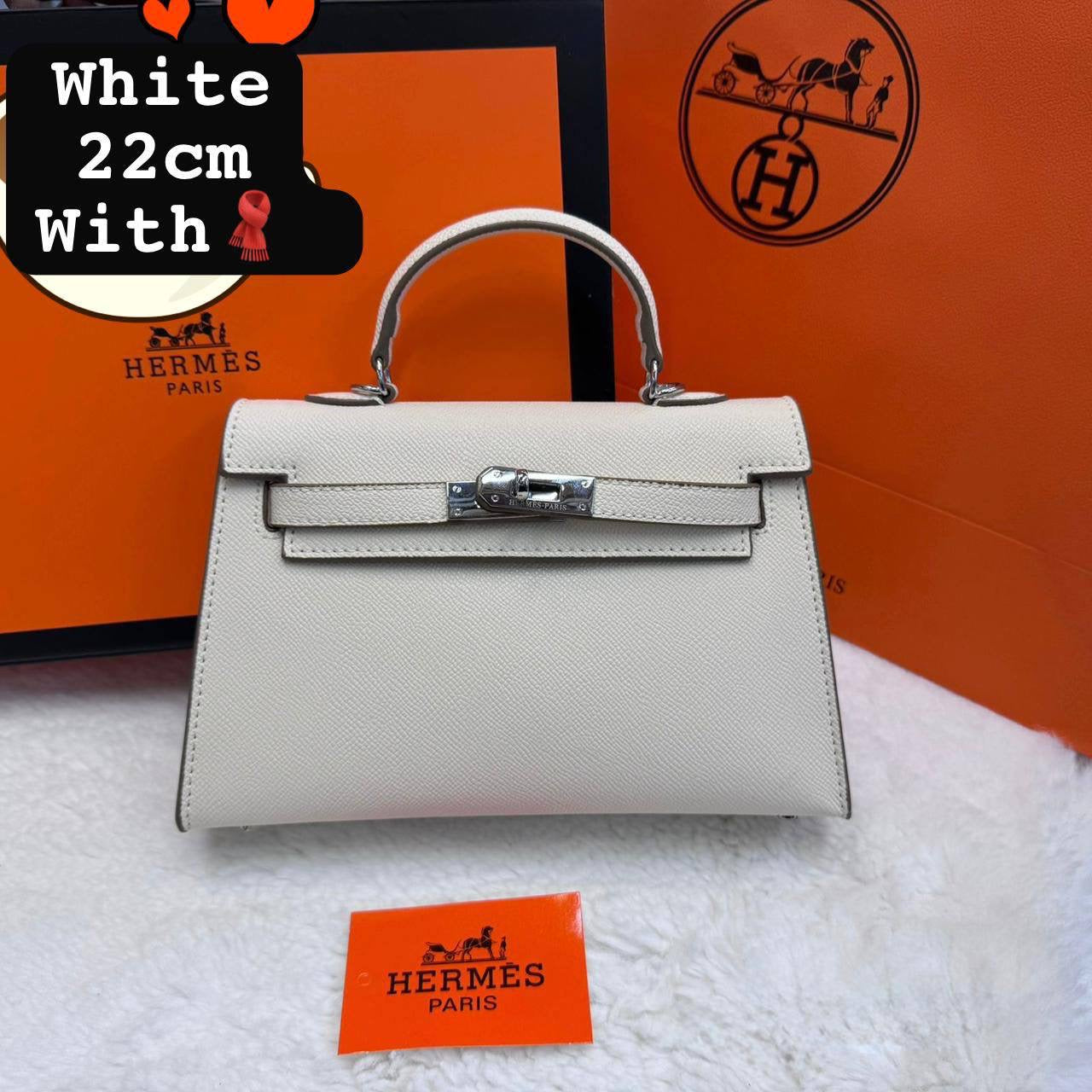 Hermes ᴋᴇʟʟʏ ʙᴀɢ  
silver hardware
 ᴡɪᴛʜ ʙᴏx
🎁🎁🎁
With 🧣 
ʟᴇᴀᴛʜᴇʀ 
sɪᴢᴇ:22ᴄᴍ 
90 dhs🇦🇪
Zain56
♥️♥️♥️