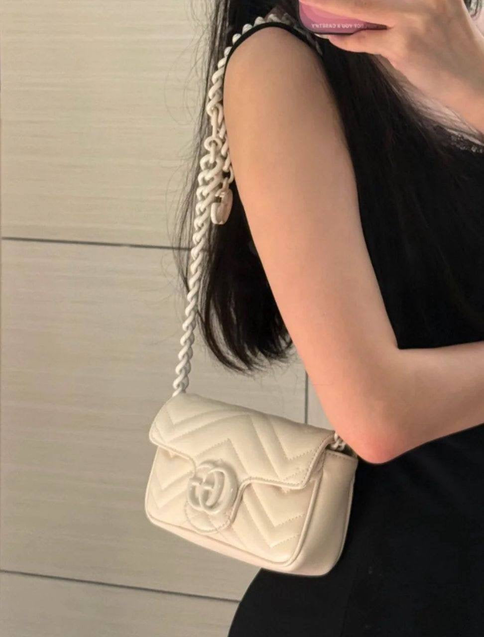 Gucci
90 dhs🇦🇪
Good quality 
with box
🎁🎁🎁
Zain35
♥️♥️♥️