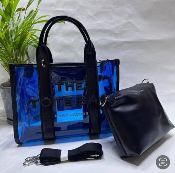 MARC JACOBS ᴛʜᴇ ᴛᴏᴛᴇʙᴀɢ
ᴄᴀɴᴠᴀss & ᴛʀᴀɴsᴘᴀʀᴇɴᴛ
ᴡɪᴛʜ ᴘᴏᴜᴄʜ ᴀɴᴅ ʟᴏɴɢ sᴛʀᴀᴘ
sɪᴢᴇ : 35 cm
105 dhs🇦🇪
Zain31
♥️♥️♥️