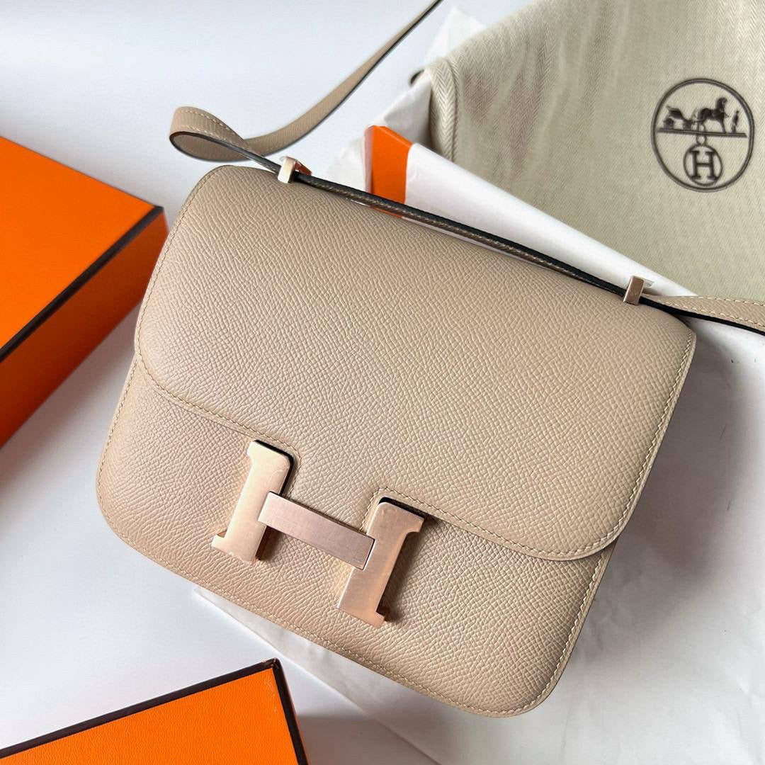 Hermes
Good quality
with box
🎁🎁🎁
95 dhs🪙💕
Zain186
♥️♥️♥️