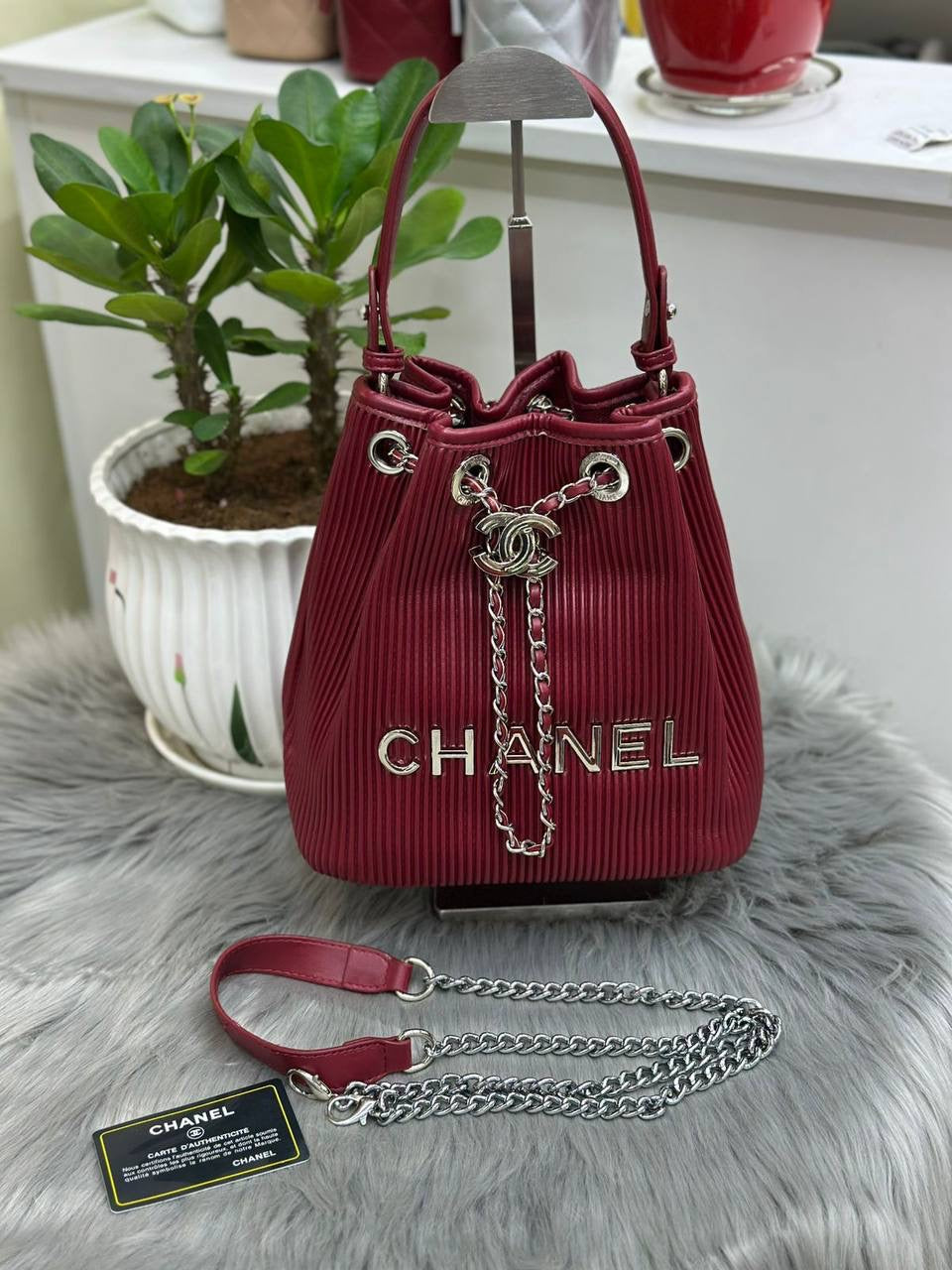 CHANEL  
SIZE  ……… 23 CM 
95 dhs🇦🇪
Zain51
♥️♥️♥️