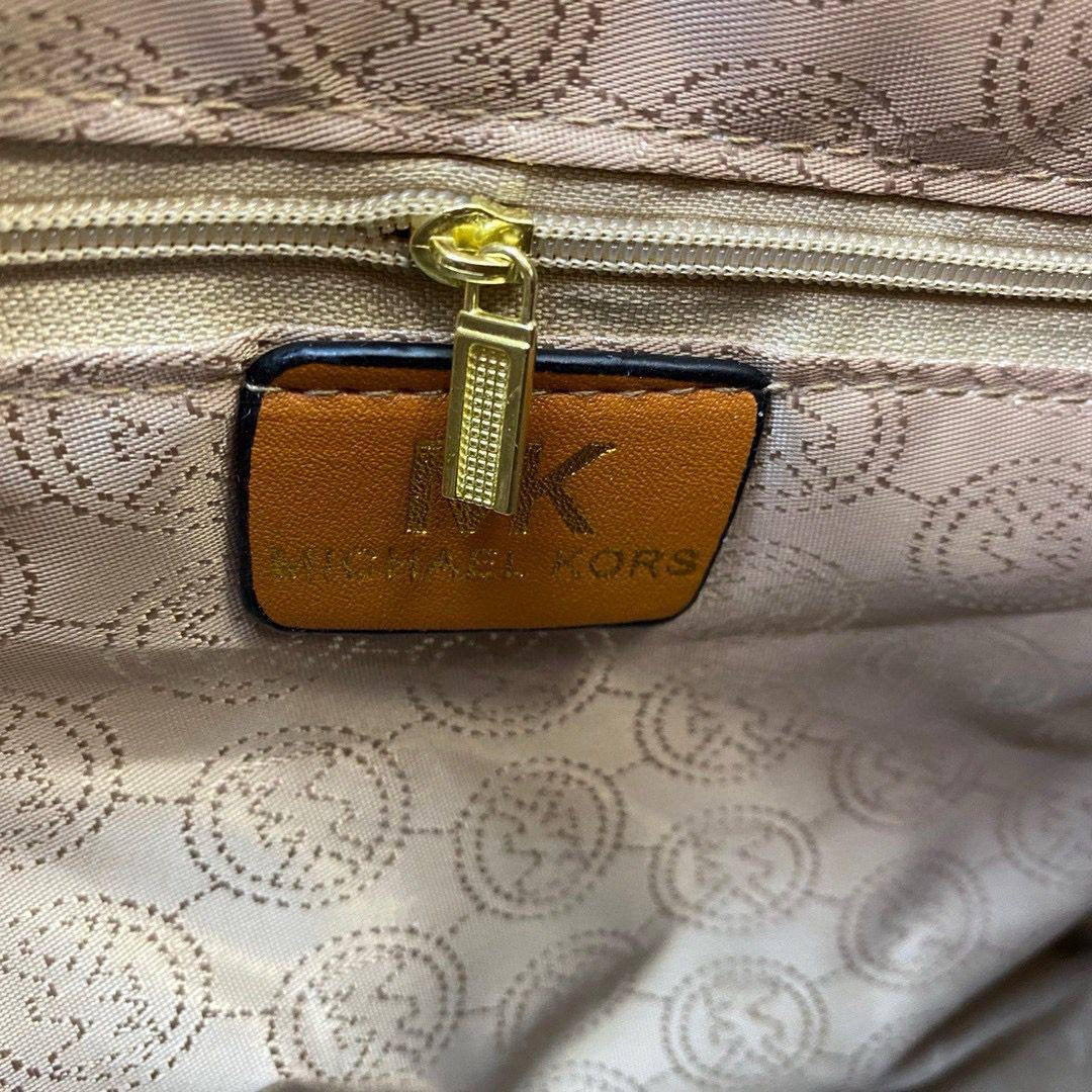 MK
sʜᴏᴜʟᴅᴇʀ ᴛᴏᴛᴇʙᴀɢ 
sɪᴢᴇ : 35 cm
70 dhs🇦🇪
Zain31
♥️♥️♥️