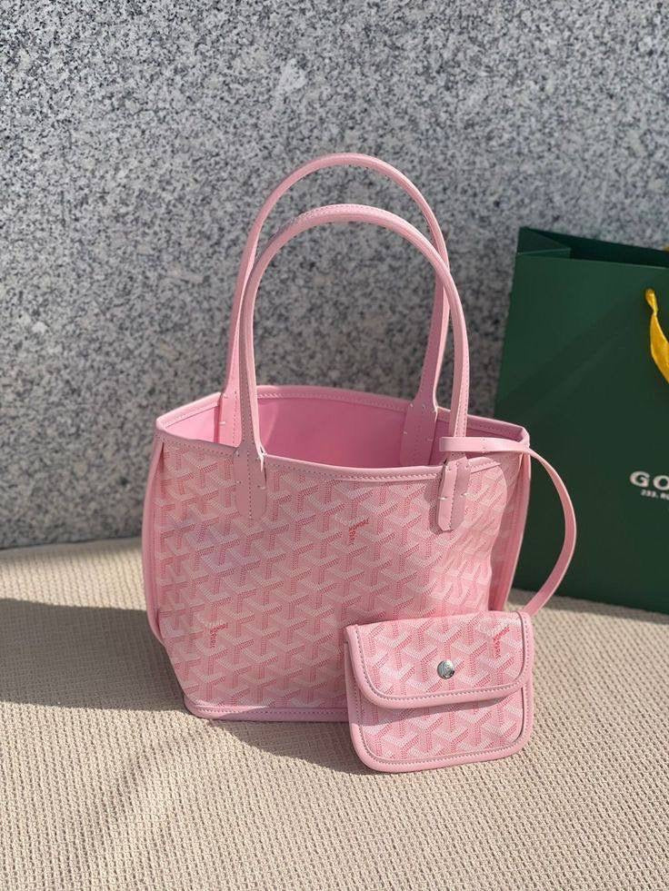 Goyard 
good quality
size 30* 20 cm 
80 dhs🇦🇪
Zain12
♥️♥️♥️