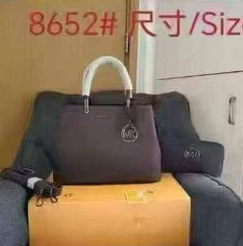 MK 2in1
110 dhs🇦🇪
with box
🎁🎁🎁
Zain143
♥️♥️♥️