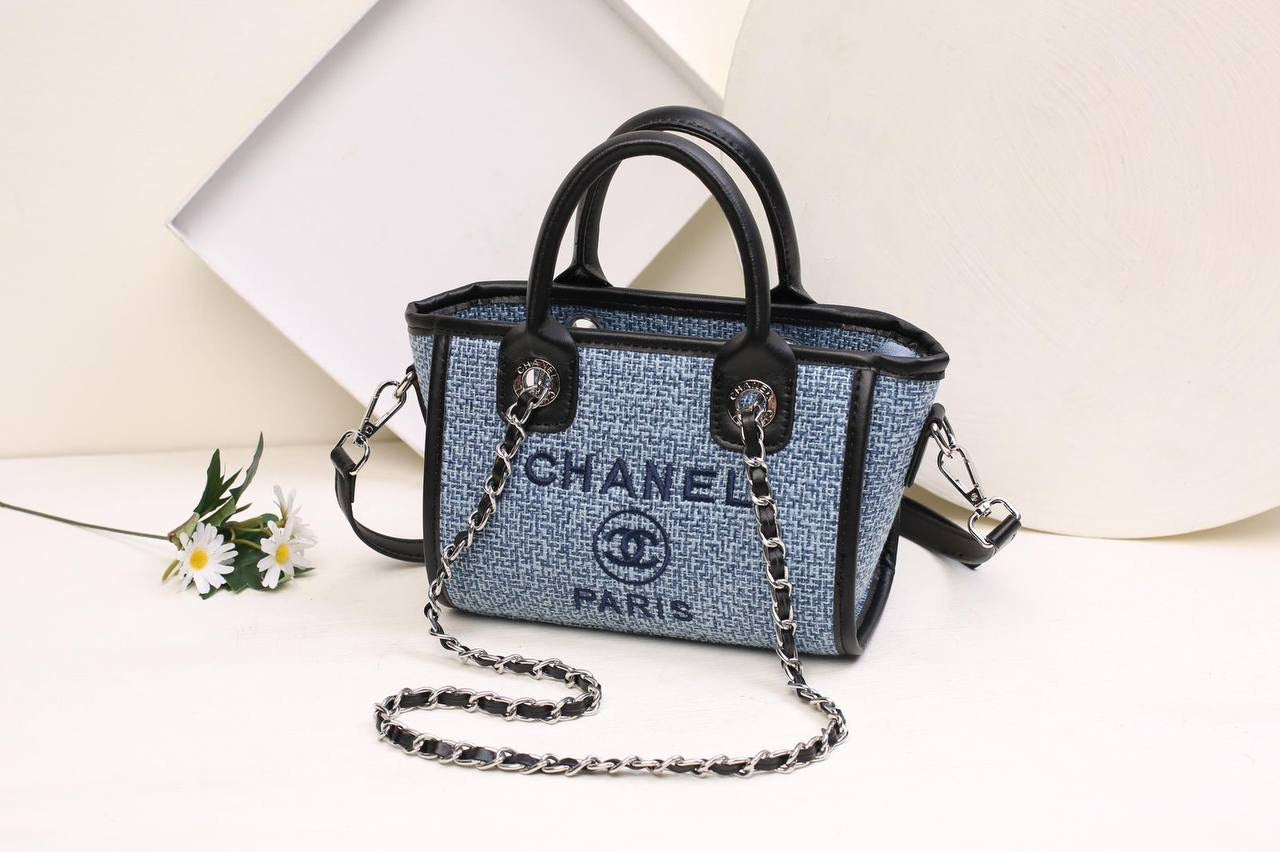 Dior - Chanel
ᴄʜʀɪsᴛɪᴀɴ ᴅɪᴏʀ ᴍᴏɴᴛᴀɪɢɴᴇ
ʜᴀɴᴅʙᴀɢ/sᴛʀᴀᴘ
ᴡɪᴛʜʙᴏx
🎁🎁🎁
ɢʟᴏssʏ ᴍᴀᴛᴇʀɪᴀʟ
sɪᴢᴇ:19ᴄᴍ
70 dhs🇦🇪
Limit Stock
Zain56
♥️♥️♥️