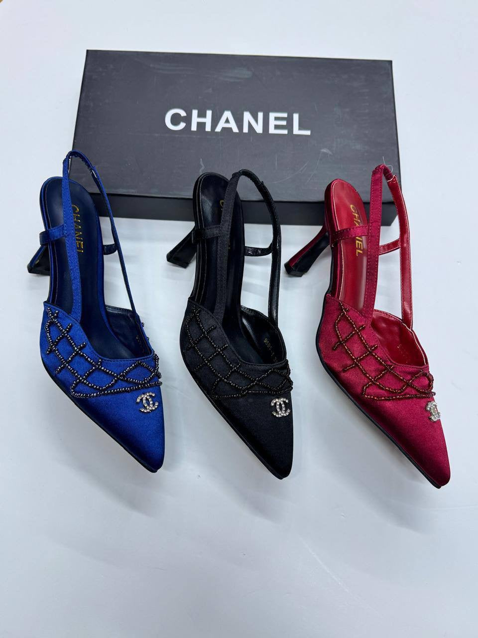 Chanel 
Amina HUADDI 7cm
120 dhs🇦🇪
Size 36-37-38-39-40-41
Zain21
♥️♥️♥️