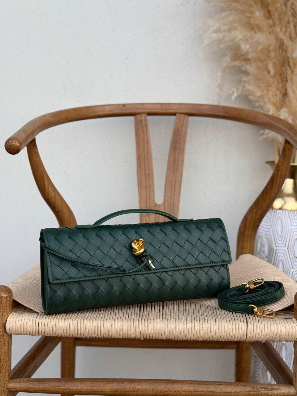 Available Again✨✨✨
BOTTEGA VENETA
31cm
350 dhs🇦🇪
Top quality 
With box🎁
Zain167
♥️♥️♥️