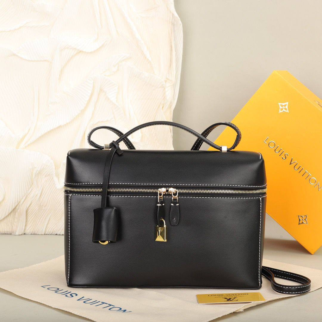 Loro piana
SIZE……….    23CM
105 dhs🇦🇪
with box
🎁🎁🎁
Zain244
♥️♥️♥️