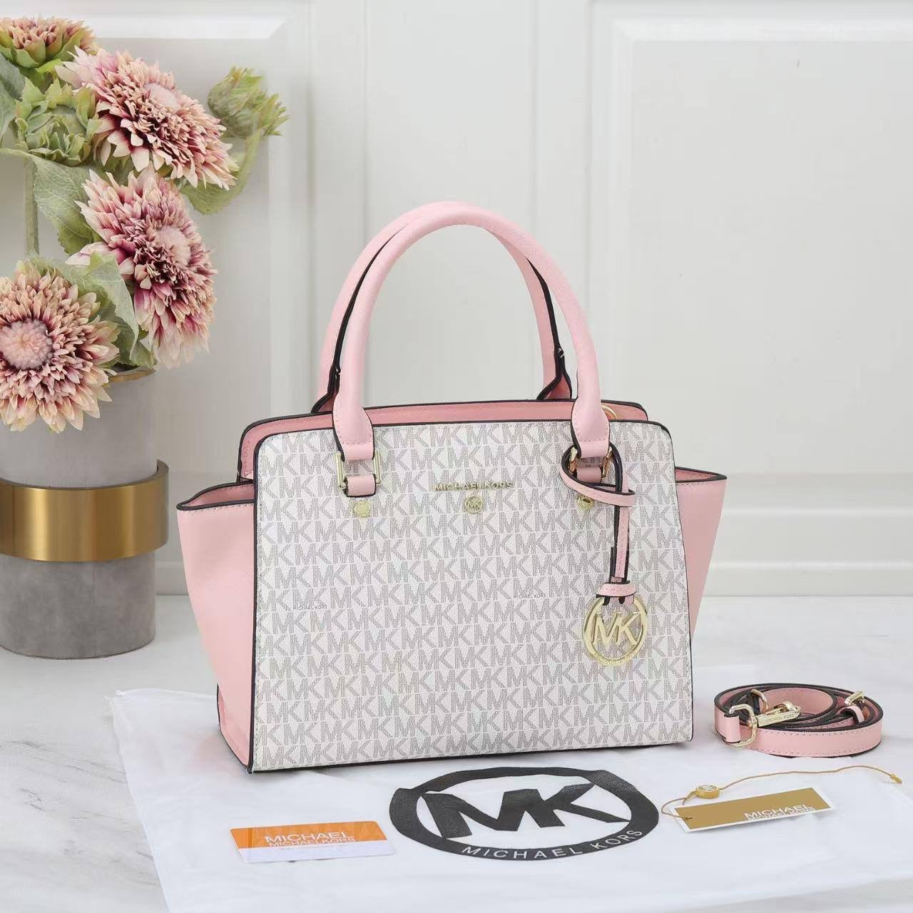 MK
90 dhs🇦🇪
Good quality 
Zain35
♥️♥️♥️