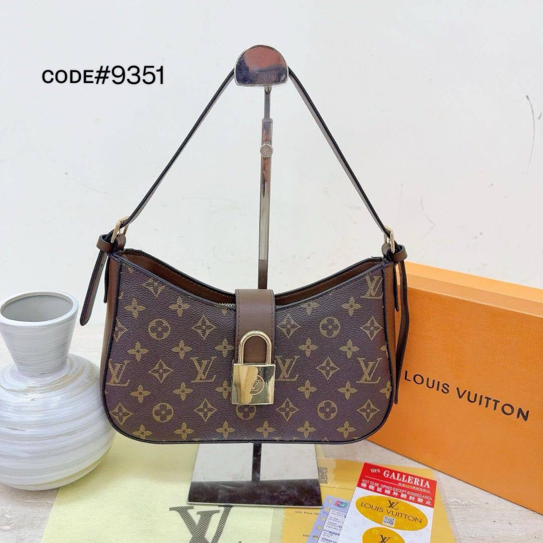 LV
ʟᴏᴡ ᴋᴇʏ sʜᴏᴜʟᴅᴇʀ ʙᴀɢ
ᴡɪᴛʜ ʟᴏɴɢ ʙᴇʟᴛ sᴛʀᴀᴘ
sɪᴢᴇ : 27 ᴄm
ᴡɪᴛʜ  BOX
🎁🎁🎁
75 dhs🇦🇪
Zain31
♥️♥️♥️