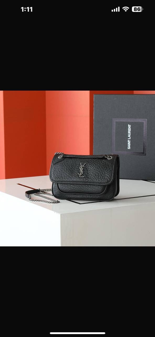 YSL Master
250 dhs🇦🇪
Zain192
♥️♥️♥️