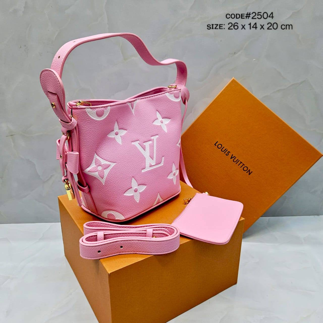 LV
ᴀʟʟ ɪɴ BB ᴍᴏɴᴏɢʀᴀᴍ
sɪᴢᴇ: 26 x 14 x 20 cm
ᴡɪᴛʜ BOX
🎁🎁🎁
75 dhs🇦🇪
Zain31
♥️♥️♥️