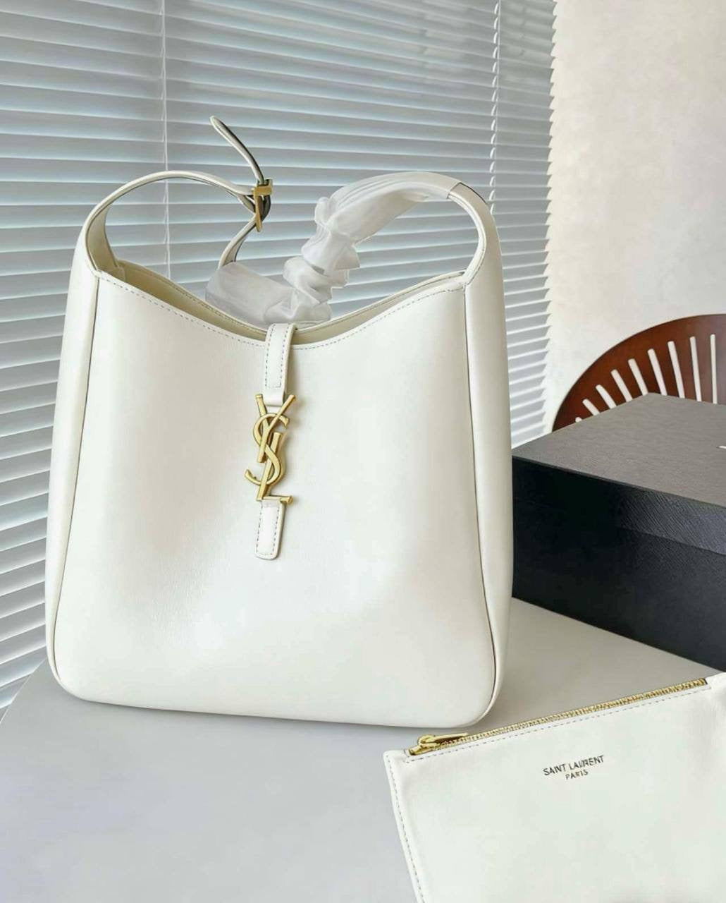 YSL 
NEW CAME GOOD QUALITY 
85 dhs🇦🇪
Zain39
♥️♥️♥️