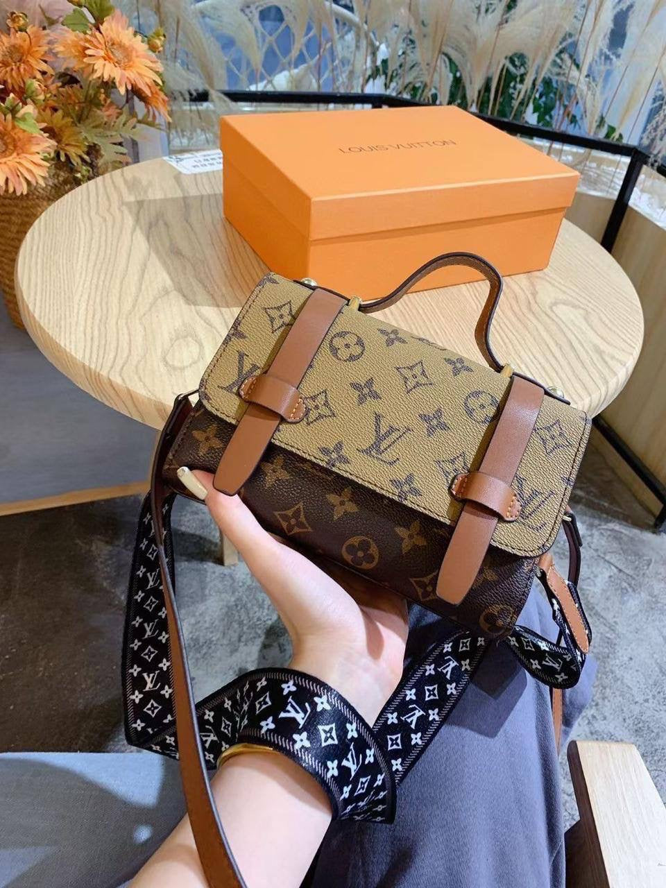 Gucci - LV
130 dhs🇦🇪
with box
🎁🎁🎁
very good quality
Zain143
♥️♥️♥️
