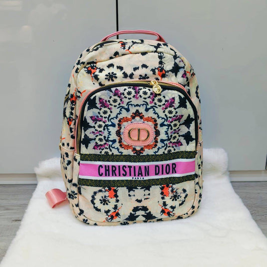 Backbag
55 dhs🇦🇪
Zain40
♥️♥️♥️