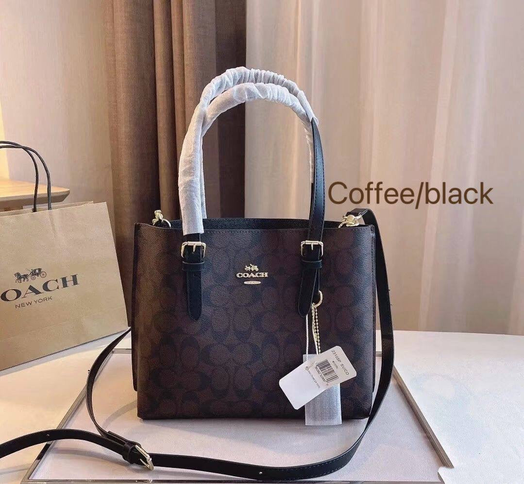 Coach
With box
🎁🎁🎁
size:25×19×12
100 dhs🪙
Zain114
♥️♥️♥️