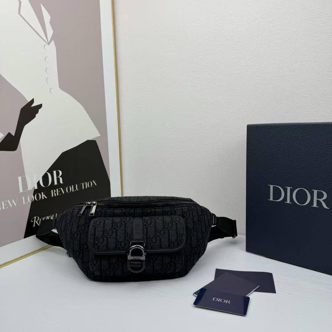 Dior Master
260 dhs🇦🇪
With box
🎁🎁🎁
Zain228
♥️♥️♥️