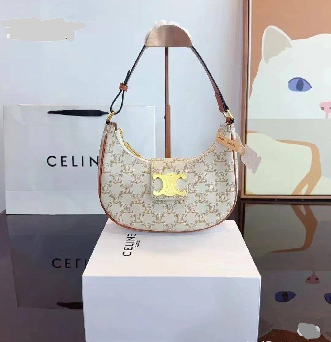 🎉 Offer 🎊 Guess / YSL / Celine / Tory Buch
Size: 27 ~ 20.5  cm
70 dhs🇦🇪
with box🎁
Zain115
♥️♥️♥️