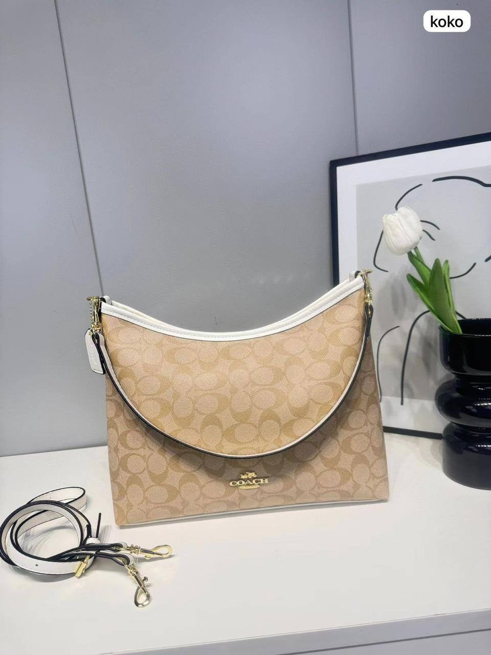 🎉 Offer 🎊  Coach
Size : 31 * 24 * 12 cm
75 dhs🇦🇪
with box 🎁
Zain115
♥️♥️♥️