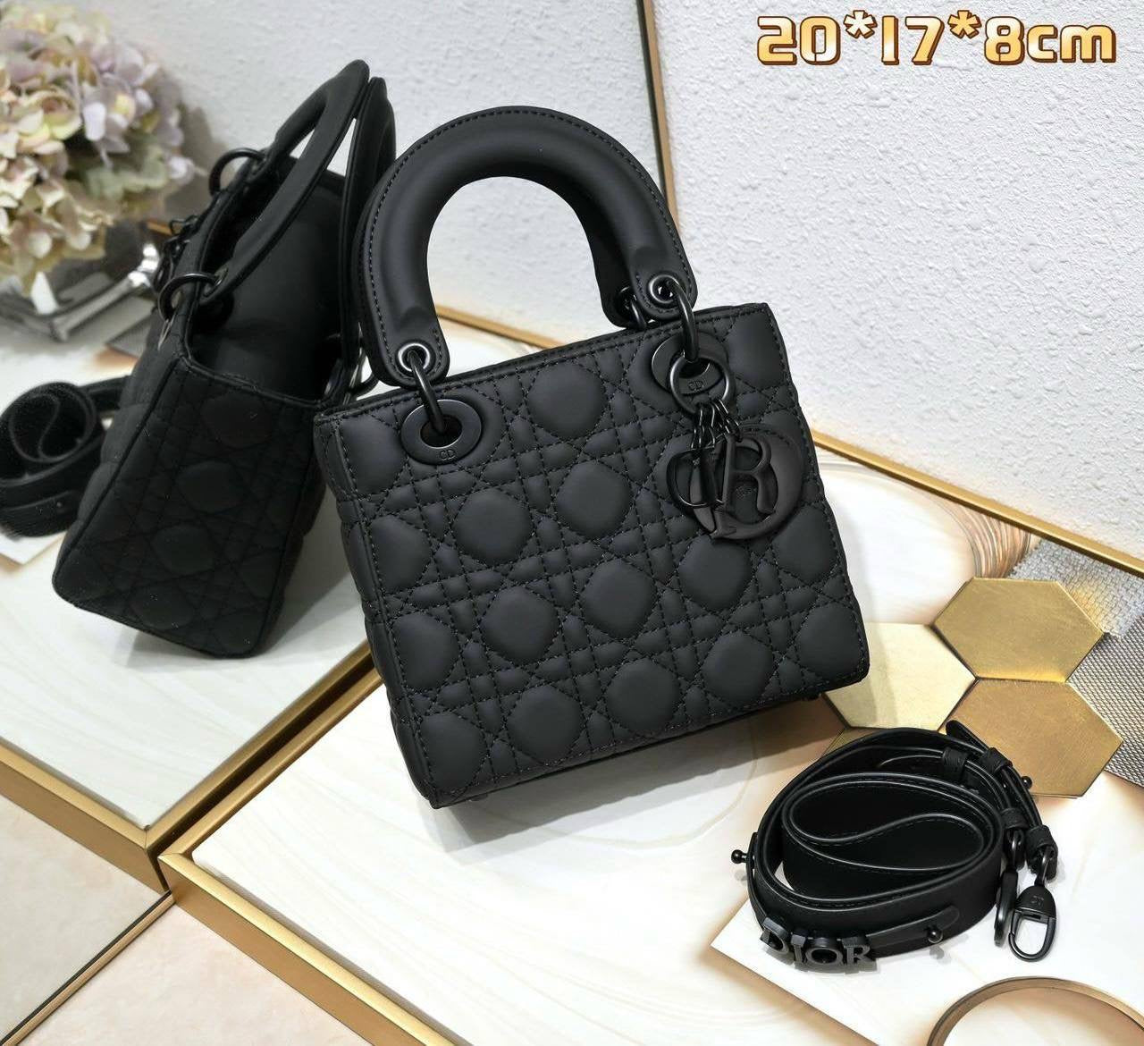 Dior Master 
3 Sizes
230 dhs🇦🇪
240 dhs🇦🇪
250 dhs🇦🇪
Add box paper bag🎁
30 dhs🇦🇪
Zain192
♥️♥️♥️