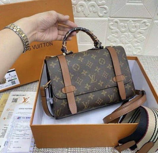 Gucci - LV
130 dhs🇦🇪
with box
🎁🎁🎁
very good quality
Zain143
♥️♥️♥️