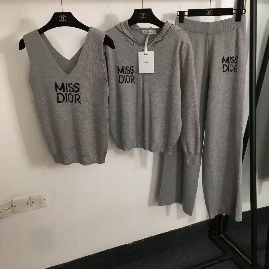 Free Size
120 dhs🇦🇪
Zain138